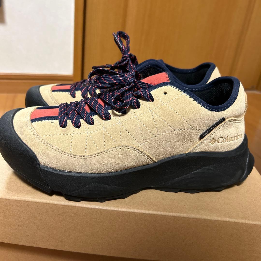 コロンビア アウトドアシューズ クリーム ベージュ サイズ24.0cmColumbia