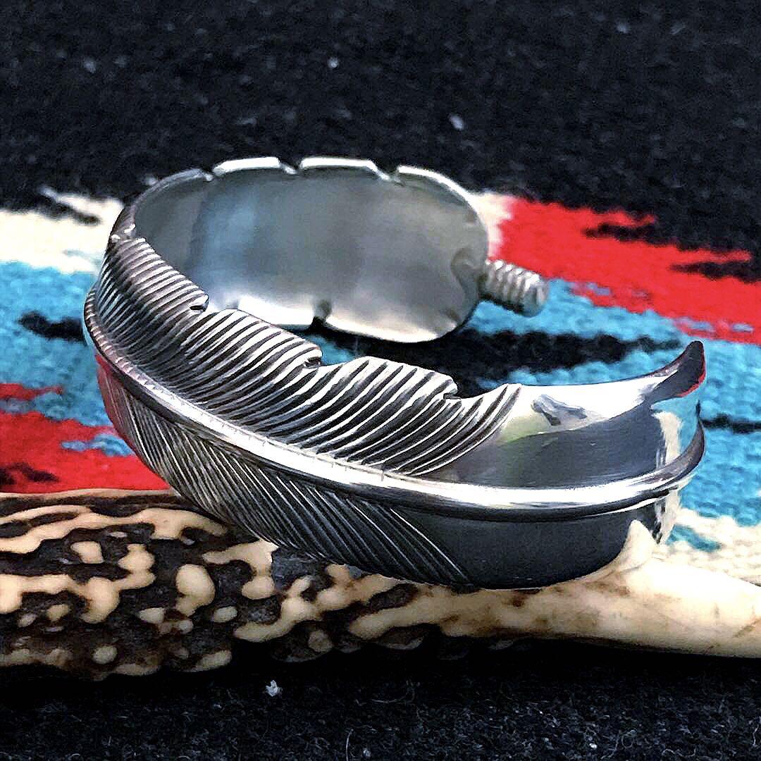 Indian Jewelryハーヴィーメイス　　　フェザー　シルバーバングル　③