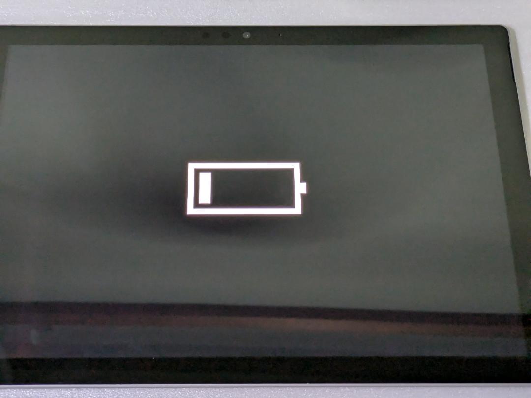 Surface Pro5 8gb 256gb モデル　起動しない　ジャンク