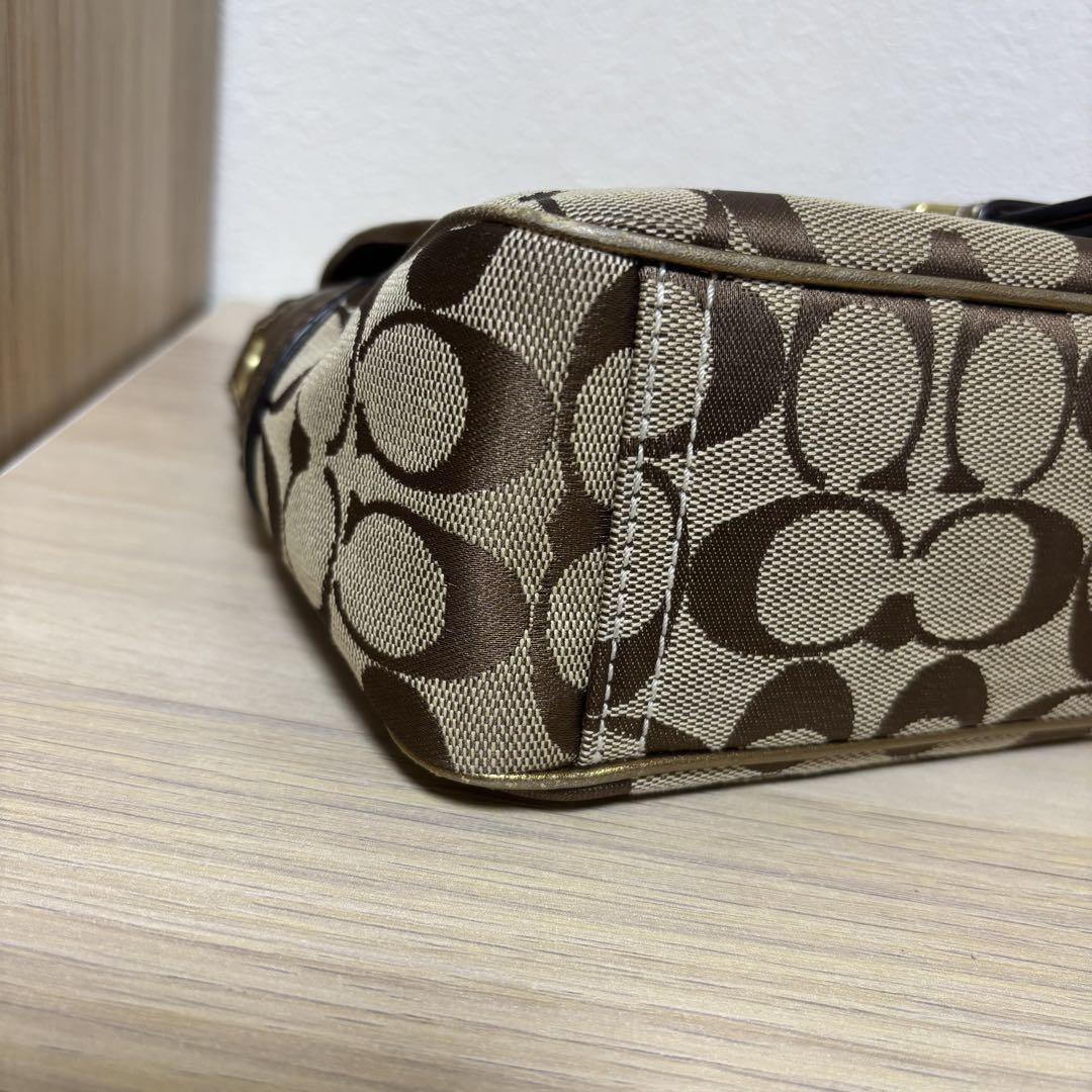 【初回限定】 美品】Coach ソーホー 1482 バッグ ワンショルダー シグネチャー バッグ