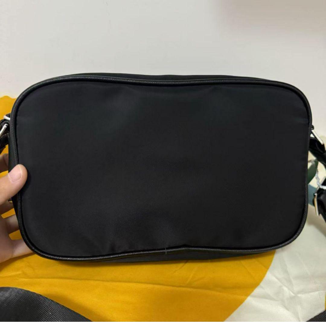 PRADA ブラック ショルダーバッグ@2