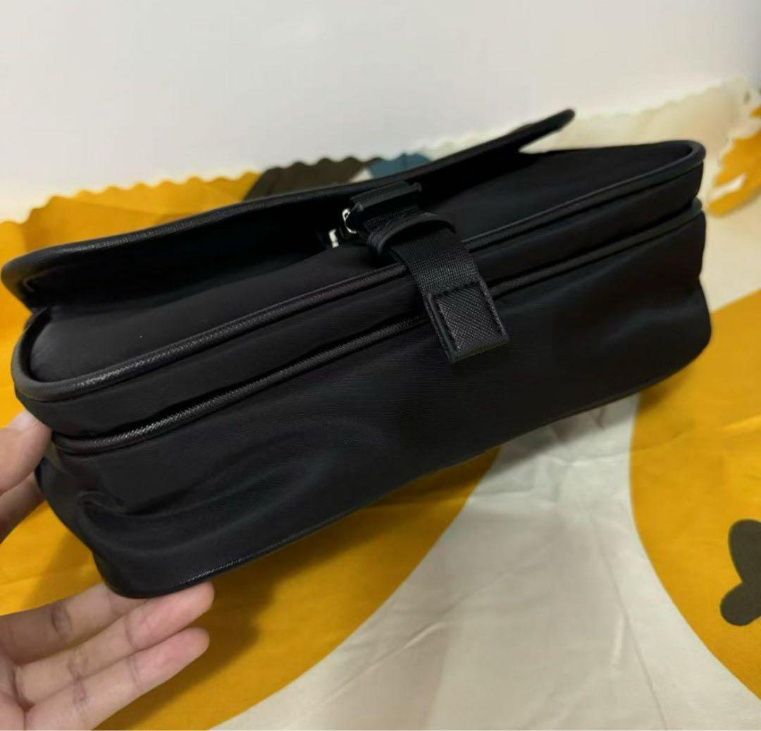 PRADA ブラック ショルダーバッグ@2