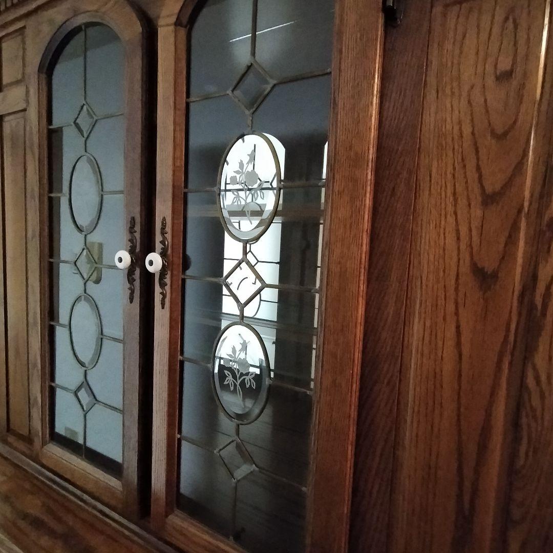 クラシック家具 カップボード　輸入家具 アンティーク家具 食器棚 ステンドグラス