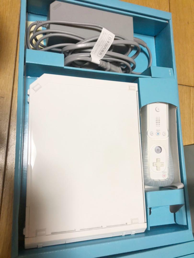 初回限定】 未使用 Nintendo Wii RVL-S-KAAH【メーカー生産終了品