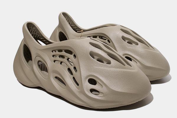 【人気商品！】 27.5cm 新品 アディダス YEEZY Foam Runner GV6840 靴