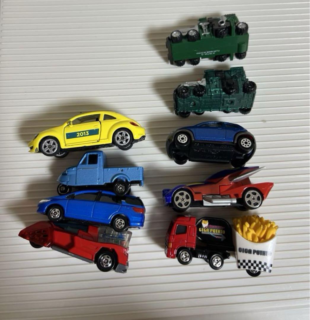 トミカのミニカーのセット