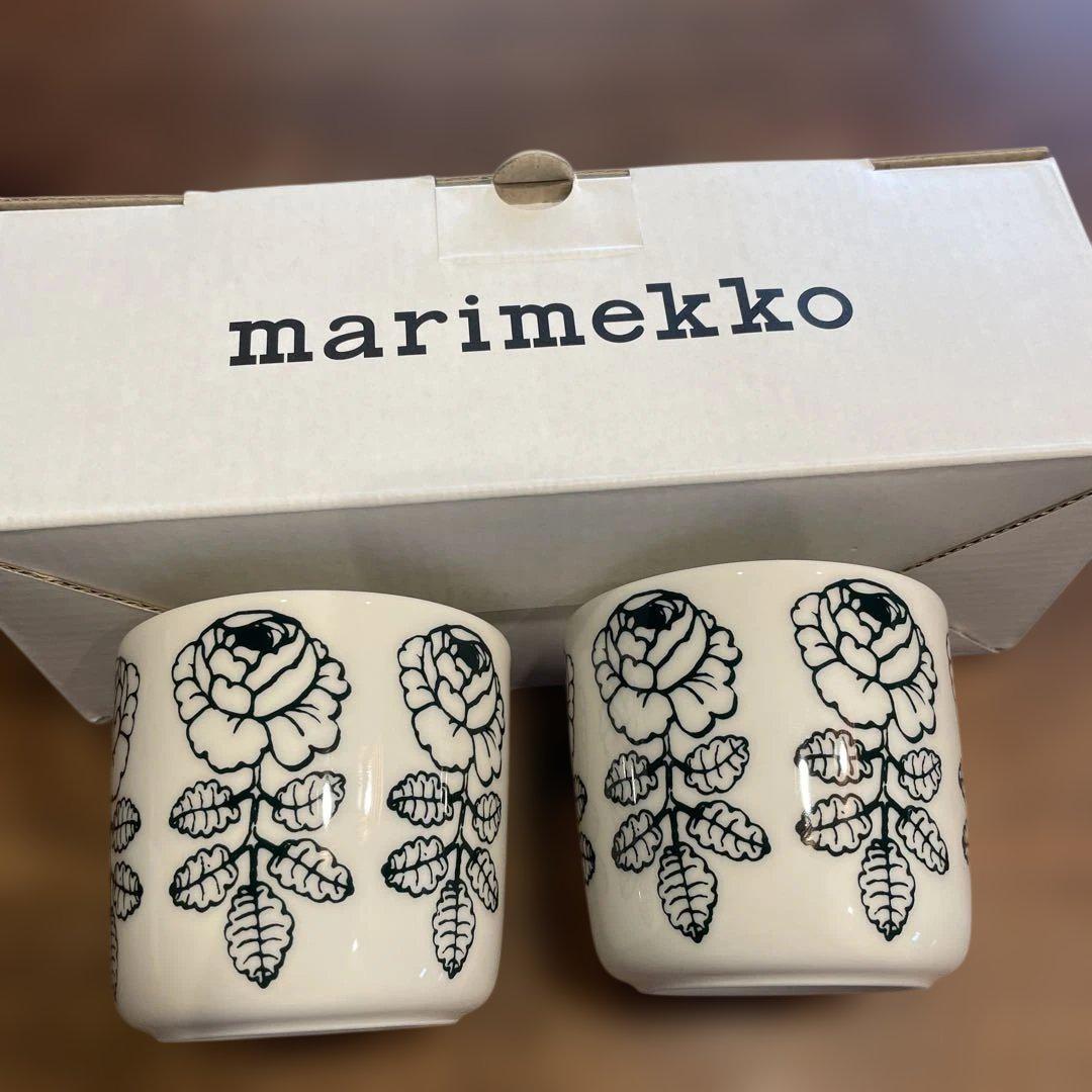 新品　マリメッコ　ラテマグ　ヴィヒキルース　ダークグリーン