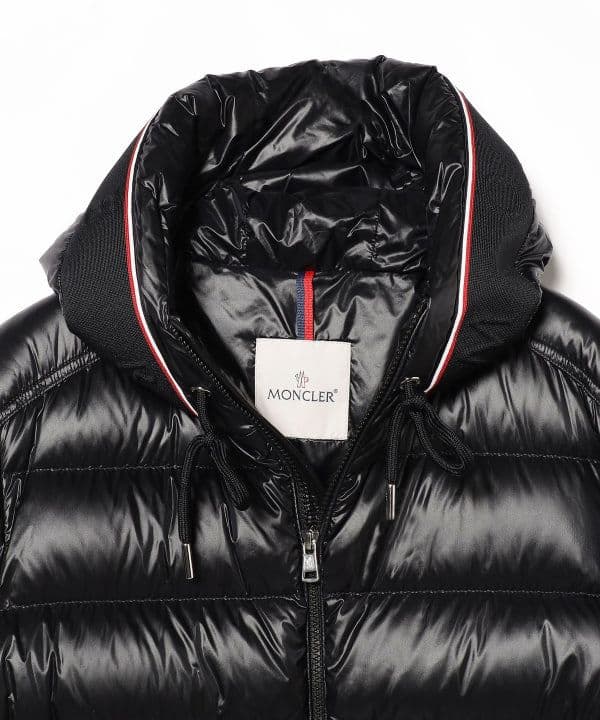 23-24モデルMONCLER Pavinフードエンボスロゴ size3 23-24モデルMONCLER Pavinフードエンボスロゴ size3