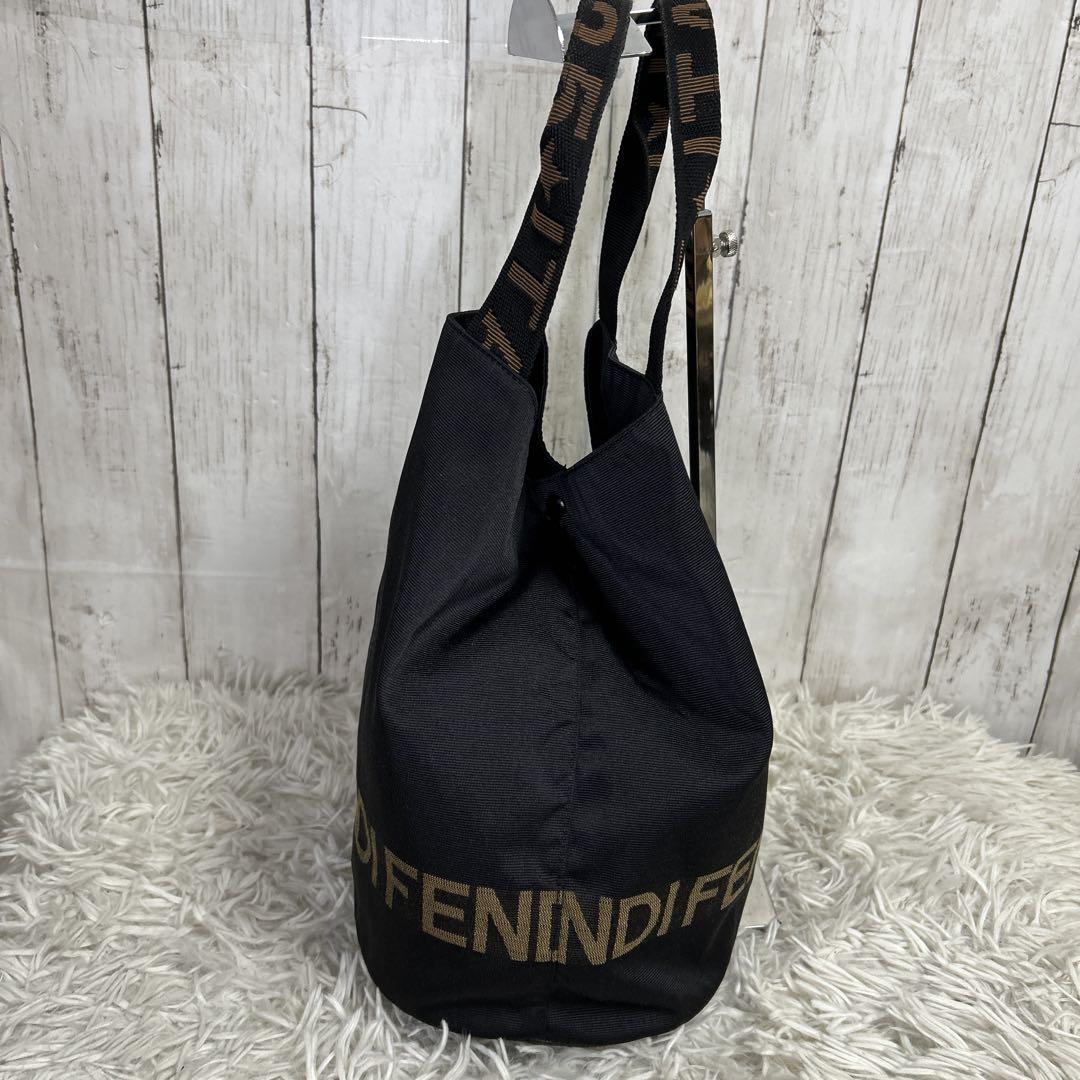 FENDI 2way ハンドバッグ　ナイロン　ロゴ　ブラック　トートバッグ　変形