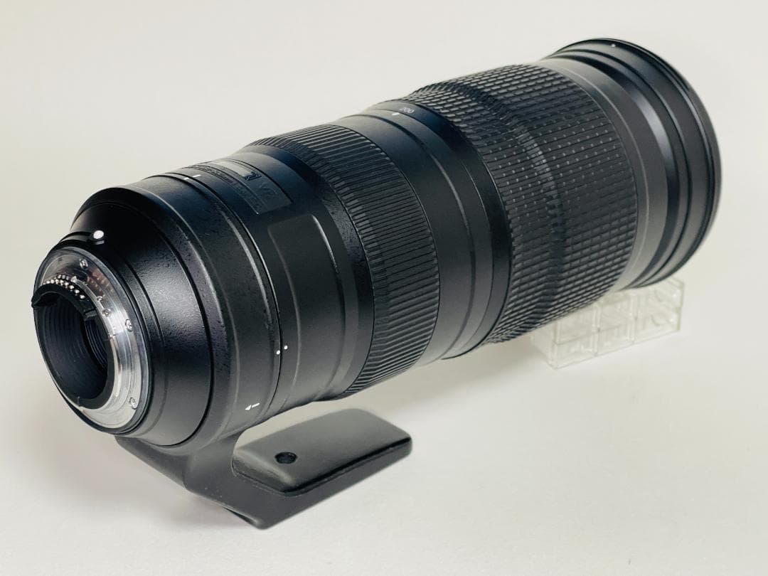 Nikon AF-S NIKKOR 200-500mm f/5.6E ED VR Nikon AF-S NIKKOR 200-500mm f/5.6E ED VR