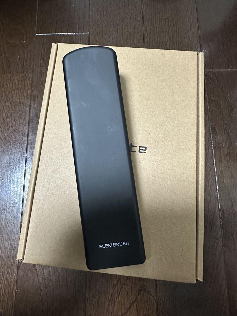 Brighte ヘアブラシ型美顔器　ELEKI BRUSH 佐々木希