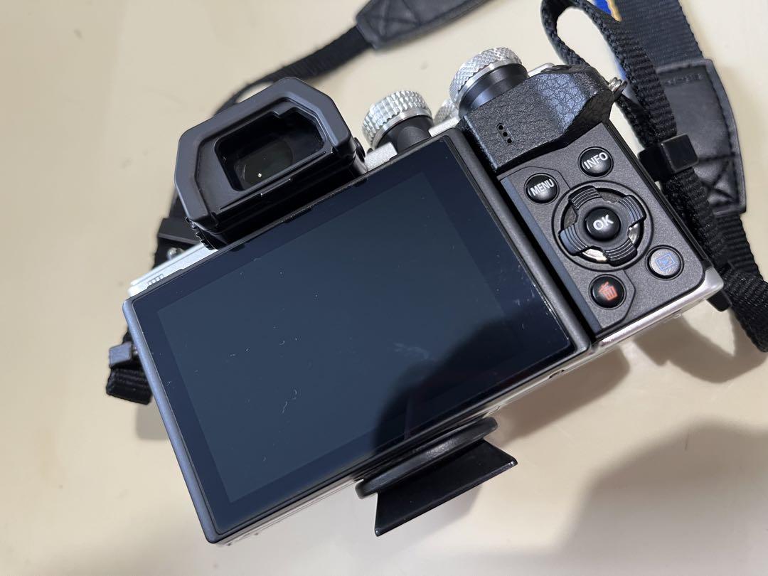 オリンパス　OM-D E-M10 Mark II ダブルズームキット