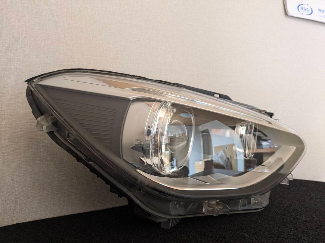BMW 1シリーズ F20 純正 右 HID ヘッドライト 7229688