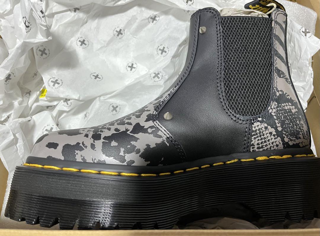 DR. MARTENS　ドクターマーチン　クアッド チェルシーブーツ