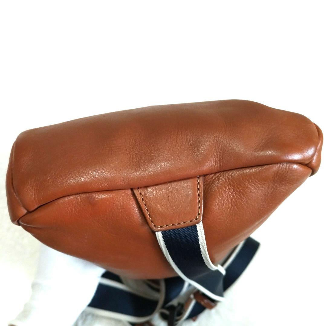 COACH コーチ レザー 型押しロゴ チャーム ストライプ柄 ボディバッグ