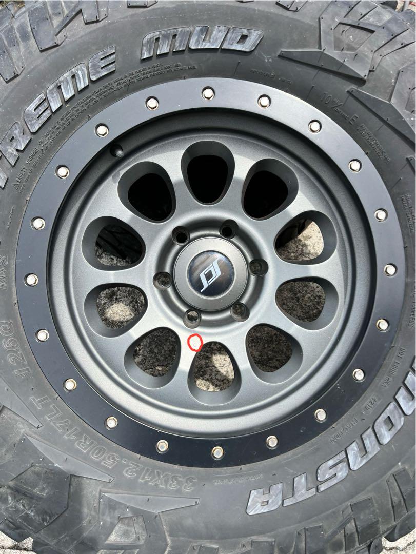 SCS RAY10 17×8.5 -10 MONSTA 33×12.5 R17