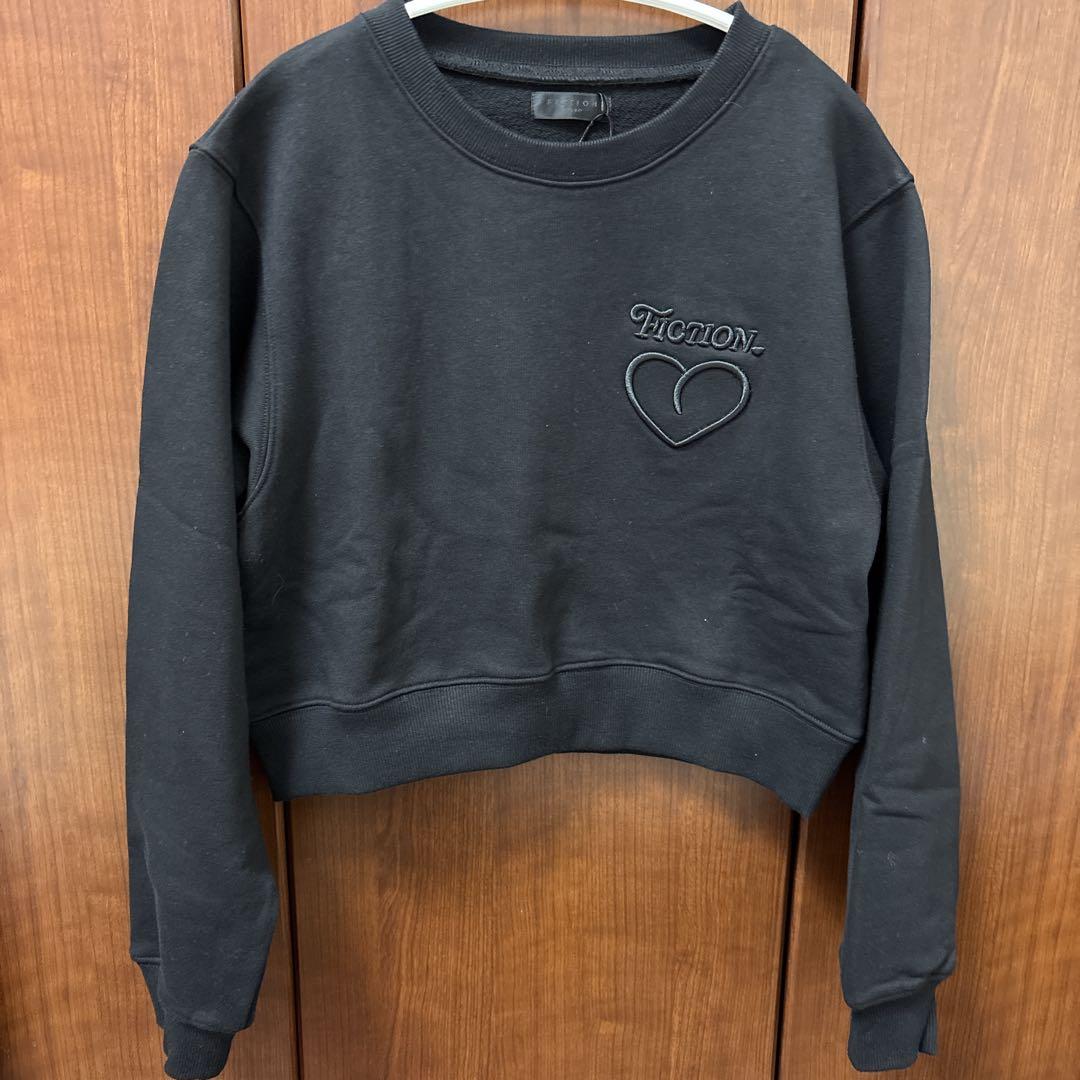 fictiontokyo 刺繍スウェット(black) fictiontokyo 刺繍スウェット(black)