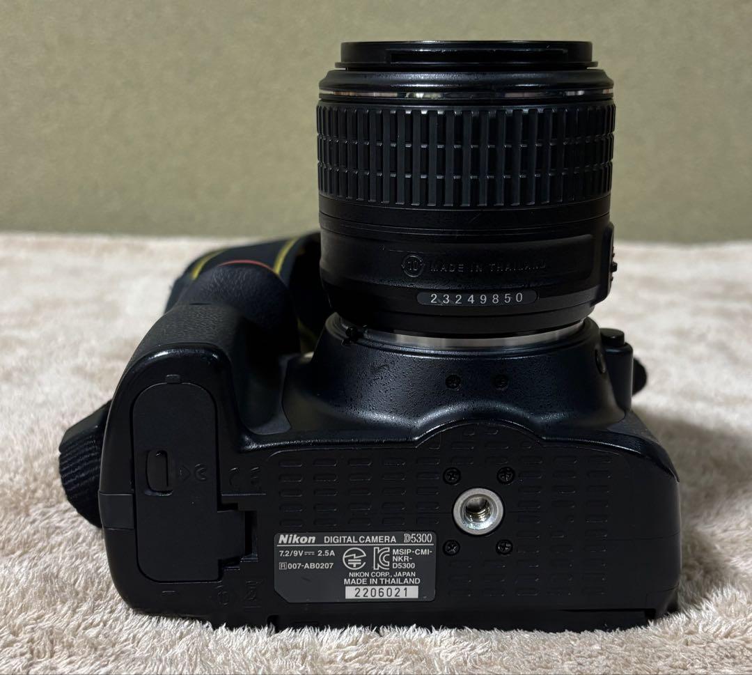 Nikon ニコン　デジタル一眼レフカメラ　D5300 レンズ付　18-55mm