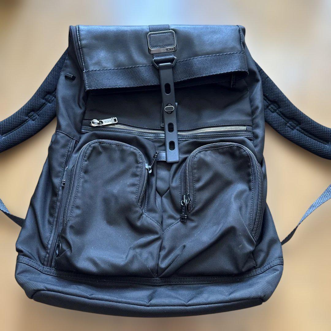 TUMI トゥミ！ブラックバックパック 調整可能ストラップ