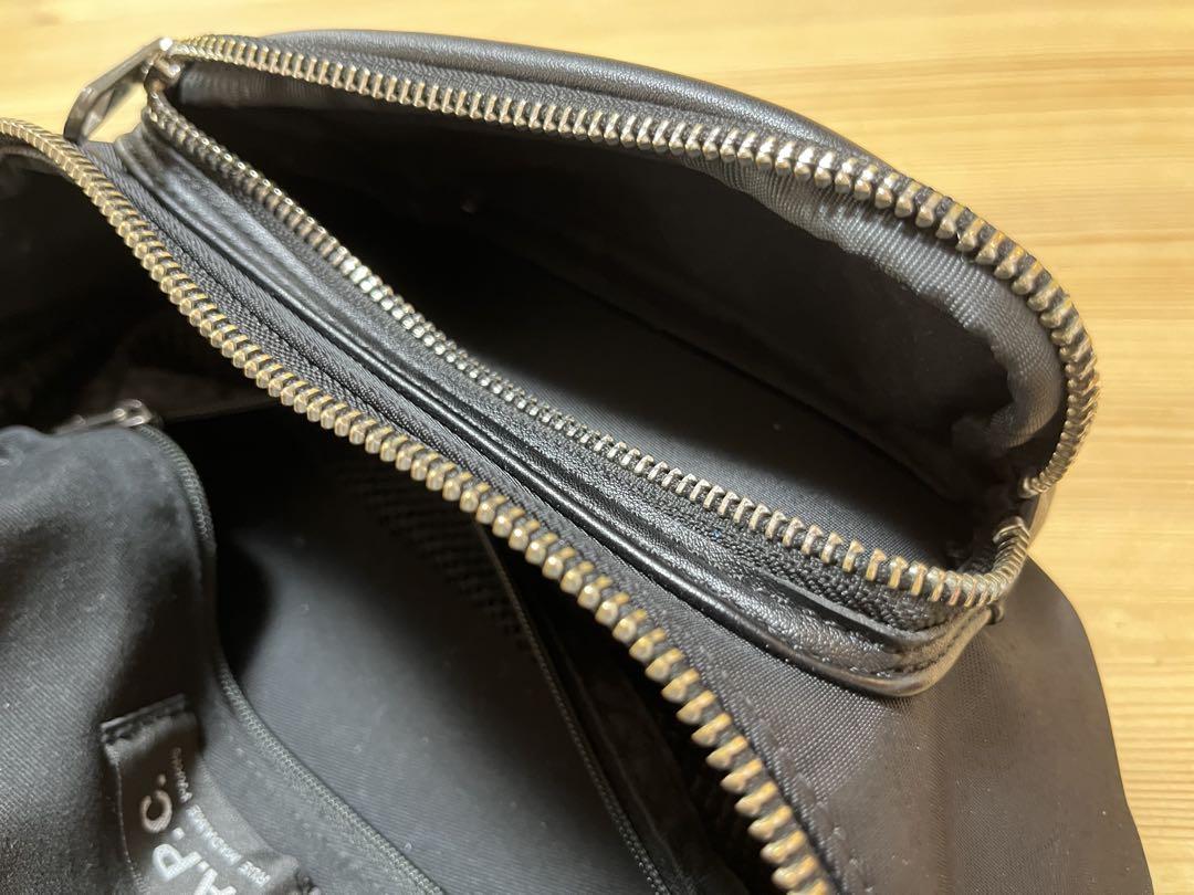 A.P.C. ブラック ボディバッグ