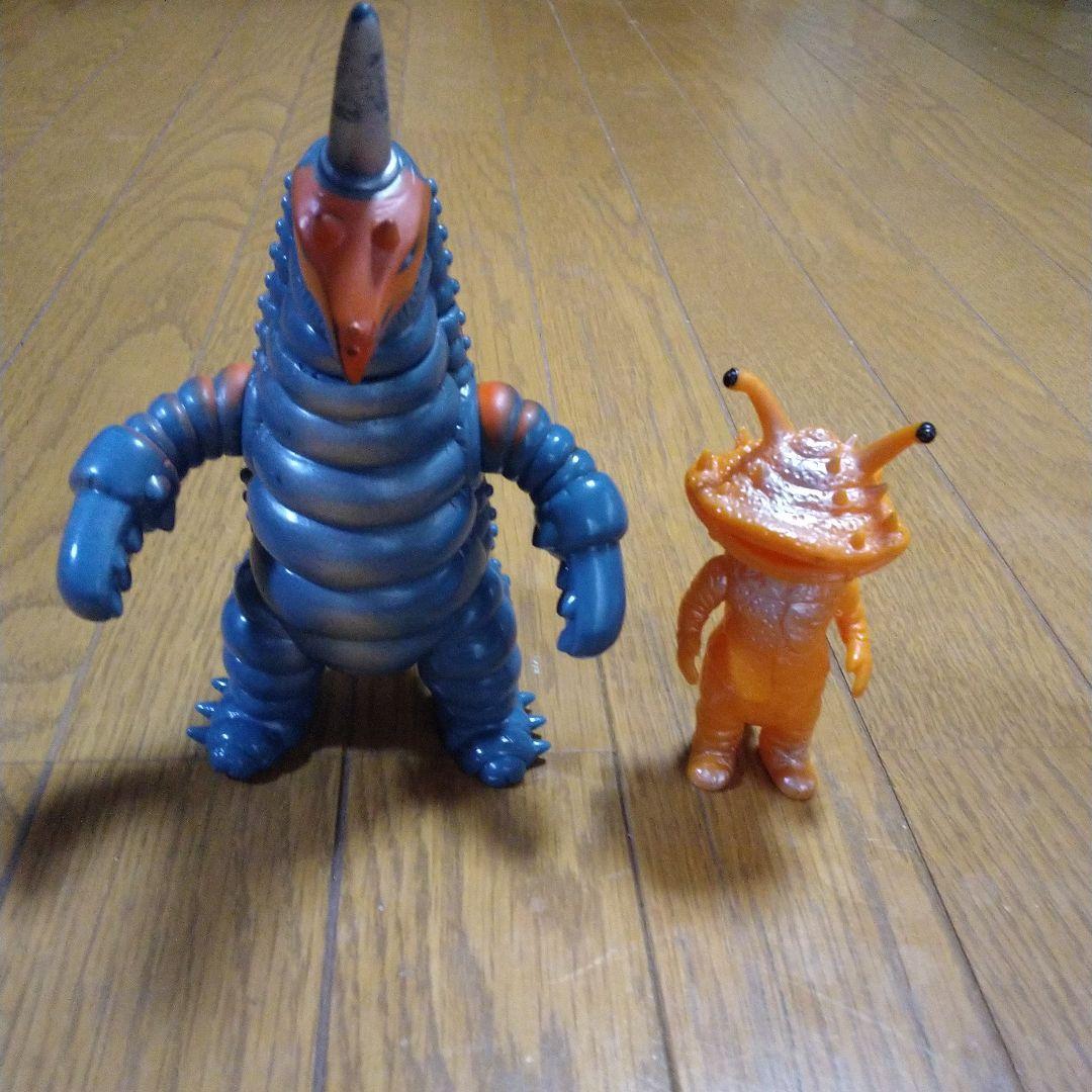 ウルトラマン 怪獣ソフビ３体セット １９８３年製✨ ウルトラマン 怪獣 ソフビ 3体セット - メルカリ