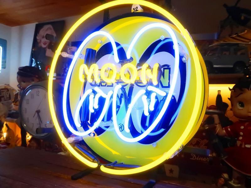 Moon eyes ムーンアイズ ネオンサイン 看板 ガレージ ダイナーに Moon eyes ムーンアイズ ネオンサイン 看板 ガレージ ダイナーに