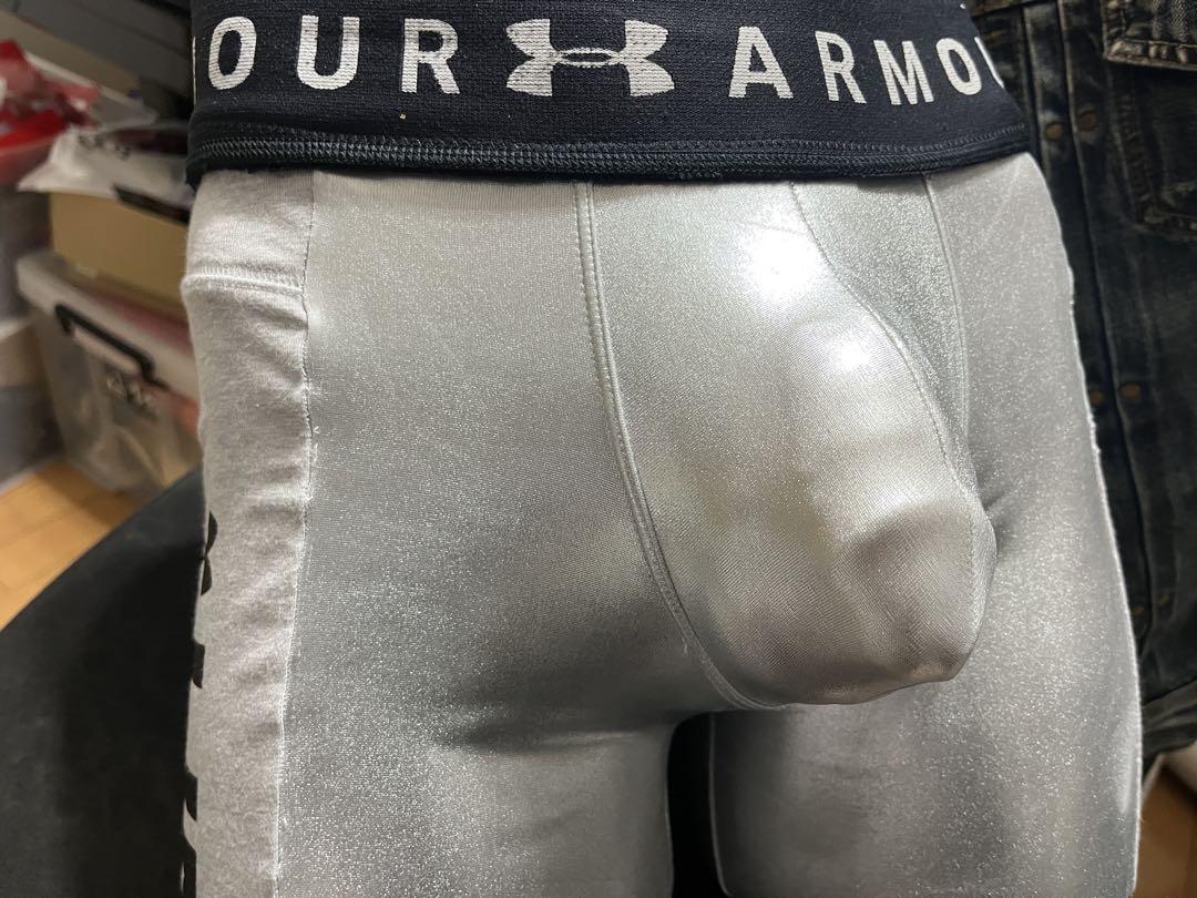 Under Armour シルバー レギンス