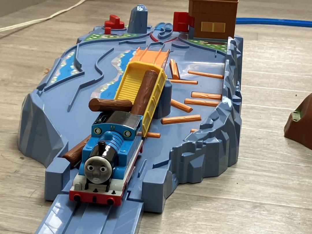 プラレール トーマス おしゃべり でこぼこ峠 プラロード バーティー レイアウト