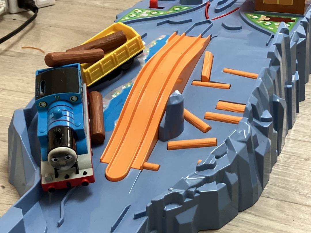 プラレール トーマス おしゃべり でこぼこ峠 プラロード バーティー レイアウト