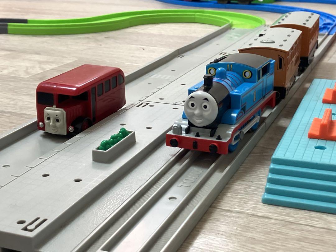 プラレール トーマス おしゃべり でこぼこ峠 プラロード バーティー レイアウト