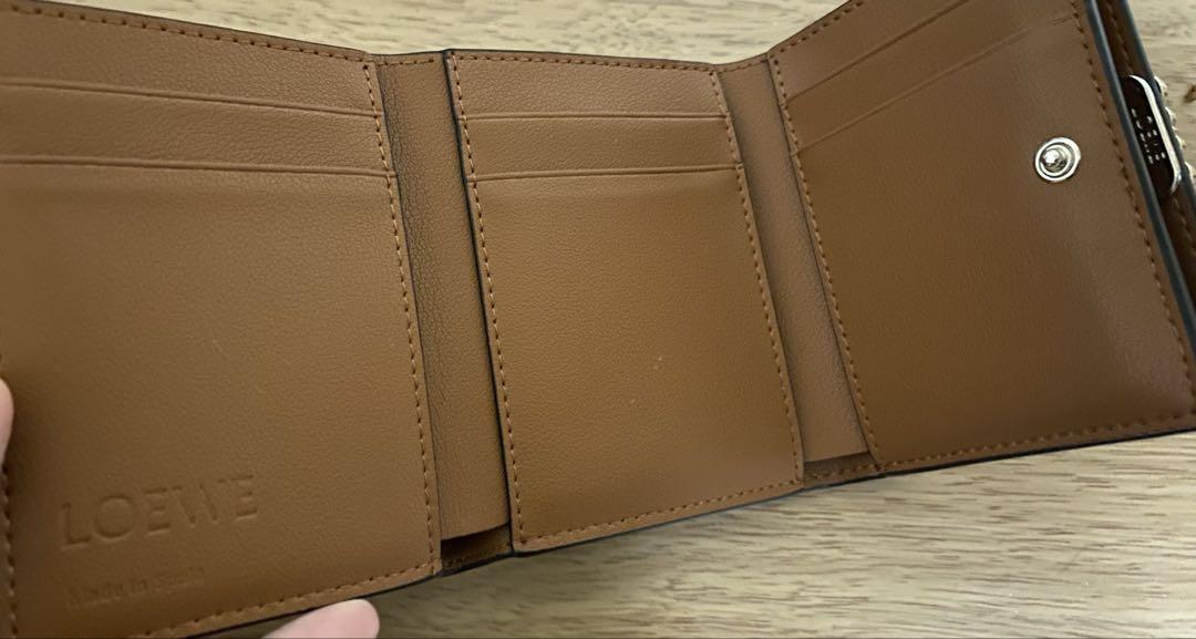 ロエベ　三つ折り財布