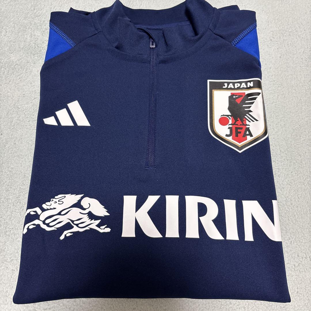サッカー日本代表。adidas TIR023 C TR TOP ネイビー L
