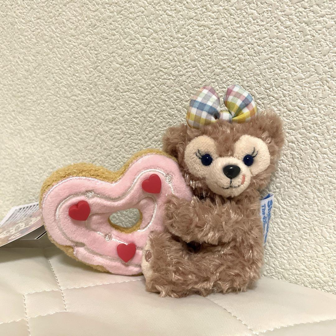 ★新品未使用　匿名配送　ディズニー　シェリーメイ ぬいぐるみバッジ　キーホルダー Disney ディズニー シェリーメイ ぬいぐるみバッジ ぬいば