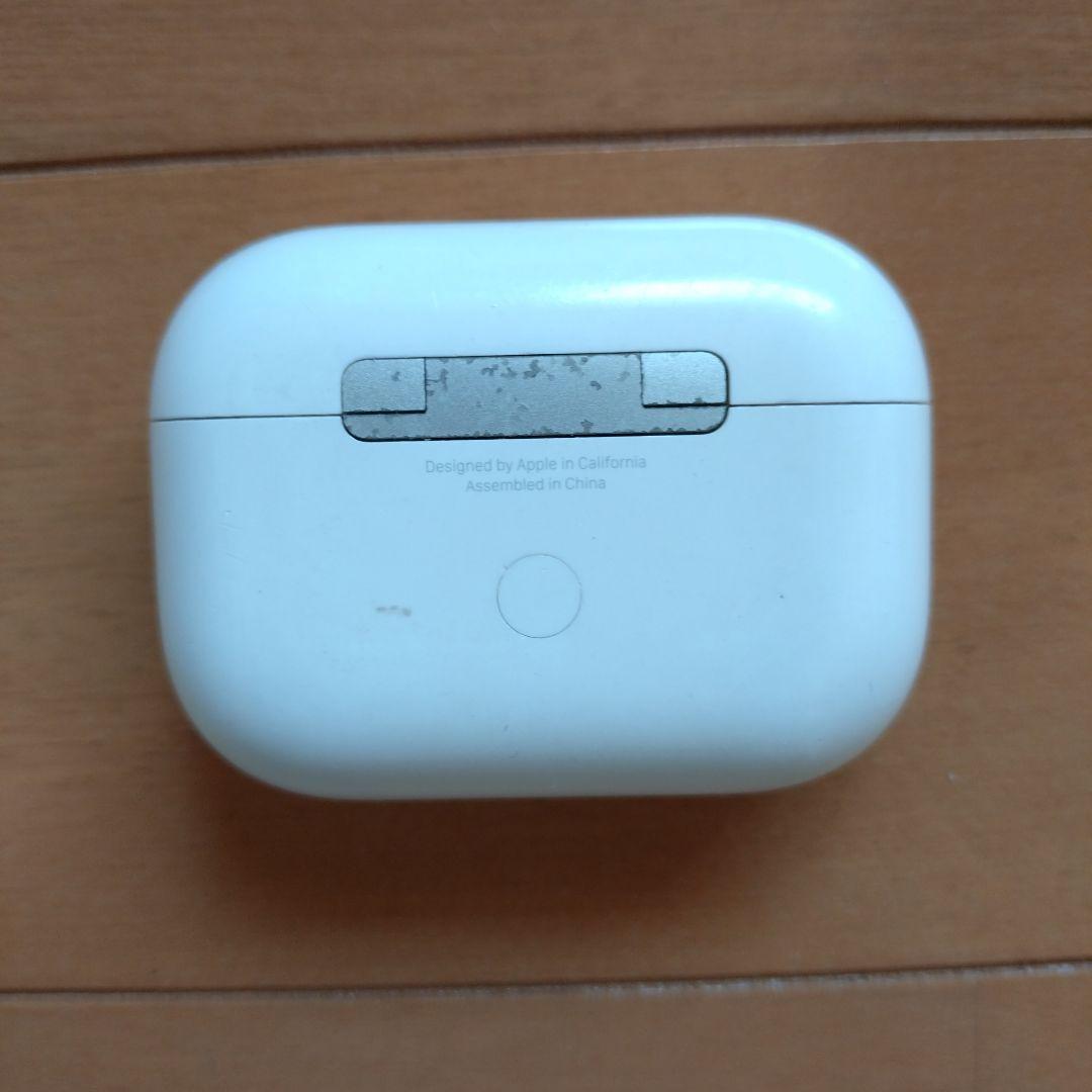 カニ　Apple AirPods 本体と充電ケース