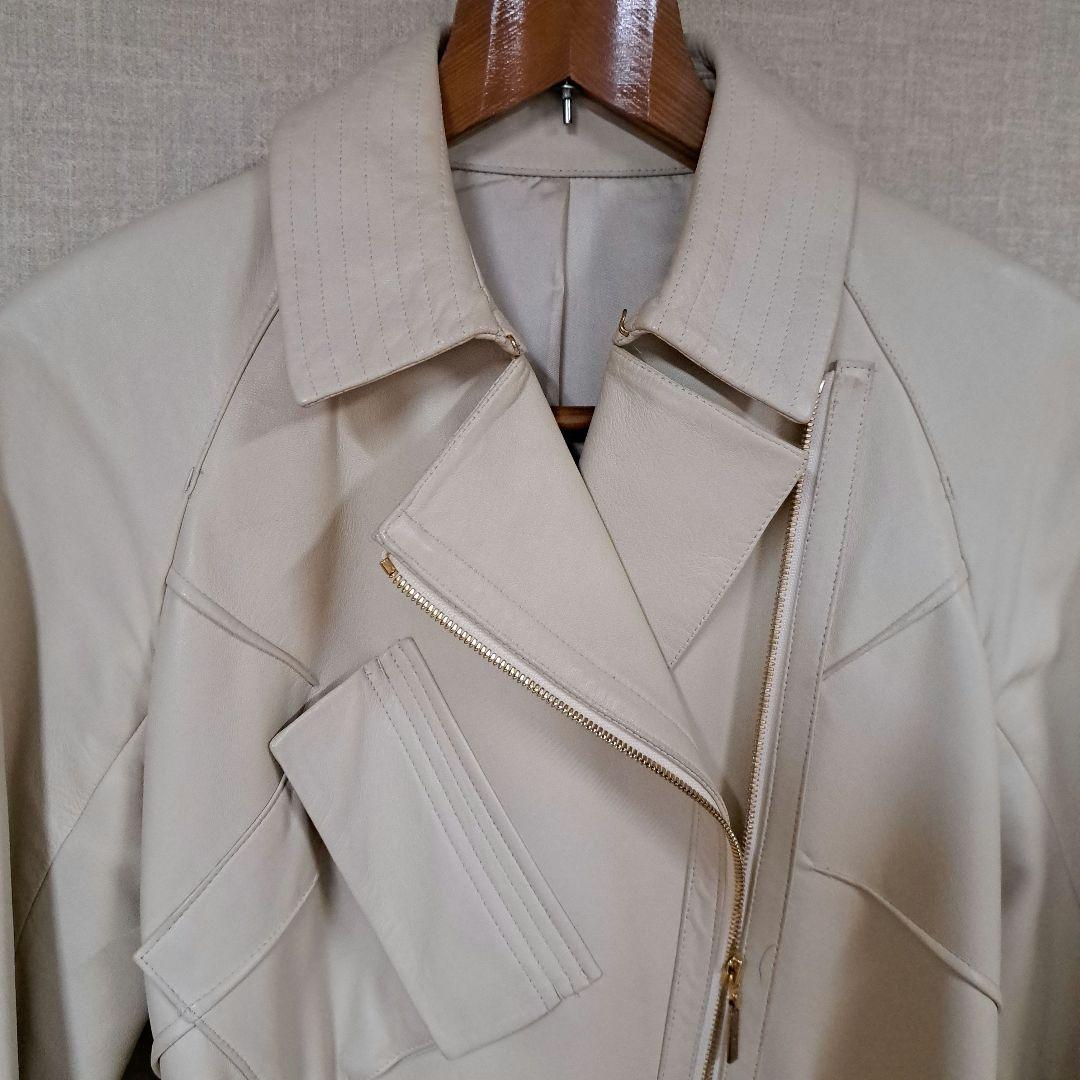 Aquascutum ラムレザー ベルト付き ショートコート シープスキン 本革 Aquascutum ラムレザー ベルト付き ショートコート シープスキン