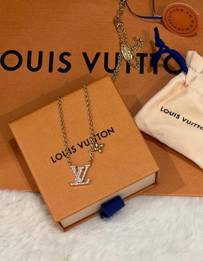 Louis Vuitton ロゴネックレス ゴールド~~