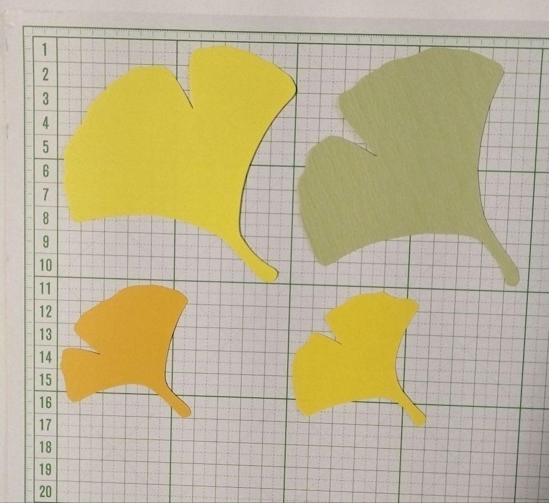 イチョウの葉　４０枚セット　壁面飾り　秋