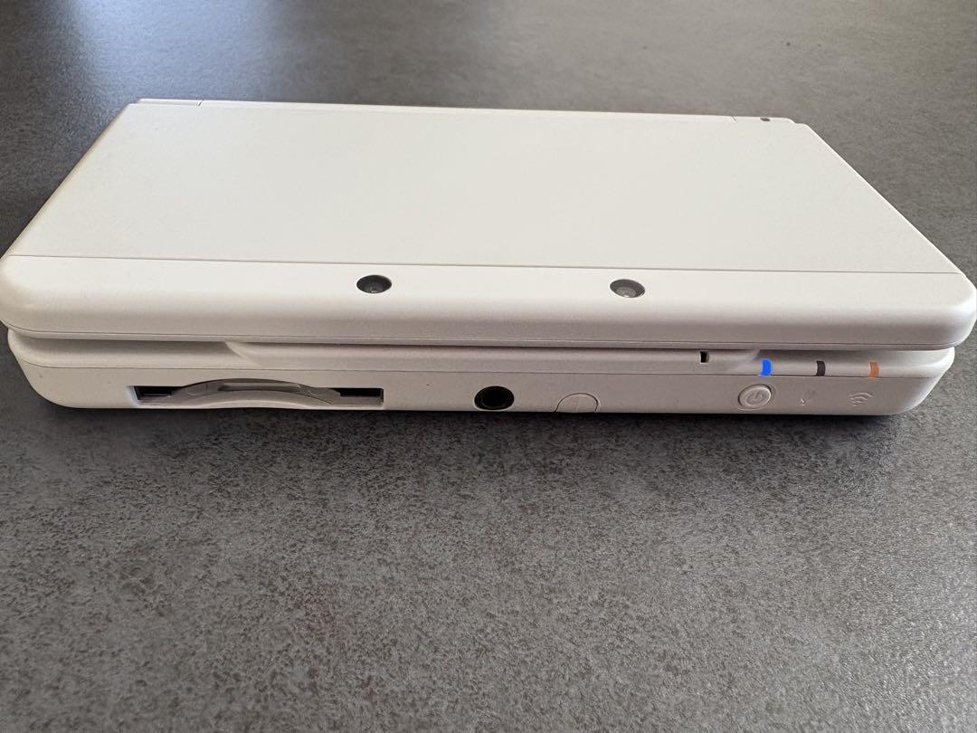 new Nintendo 3DS ホワイト ACアダプター付き new Nintendo 3DS ホワイト ACアダプター付き