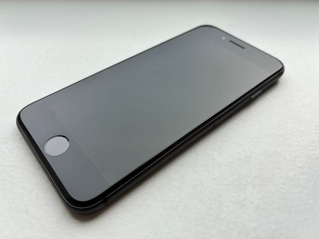 iPhone 8 本体 スペースグレイ SIMロックフリー 64GB 美品