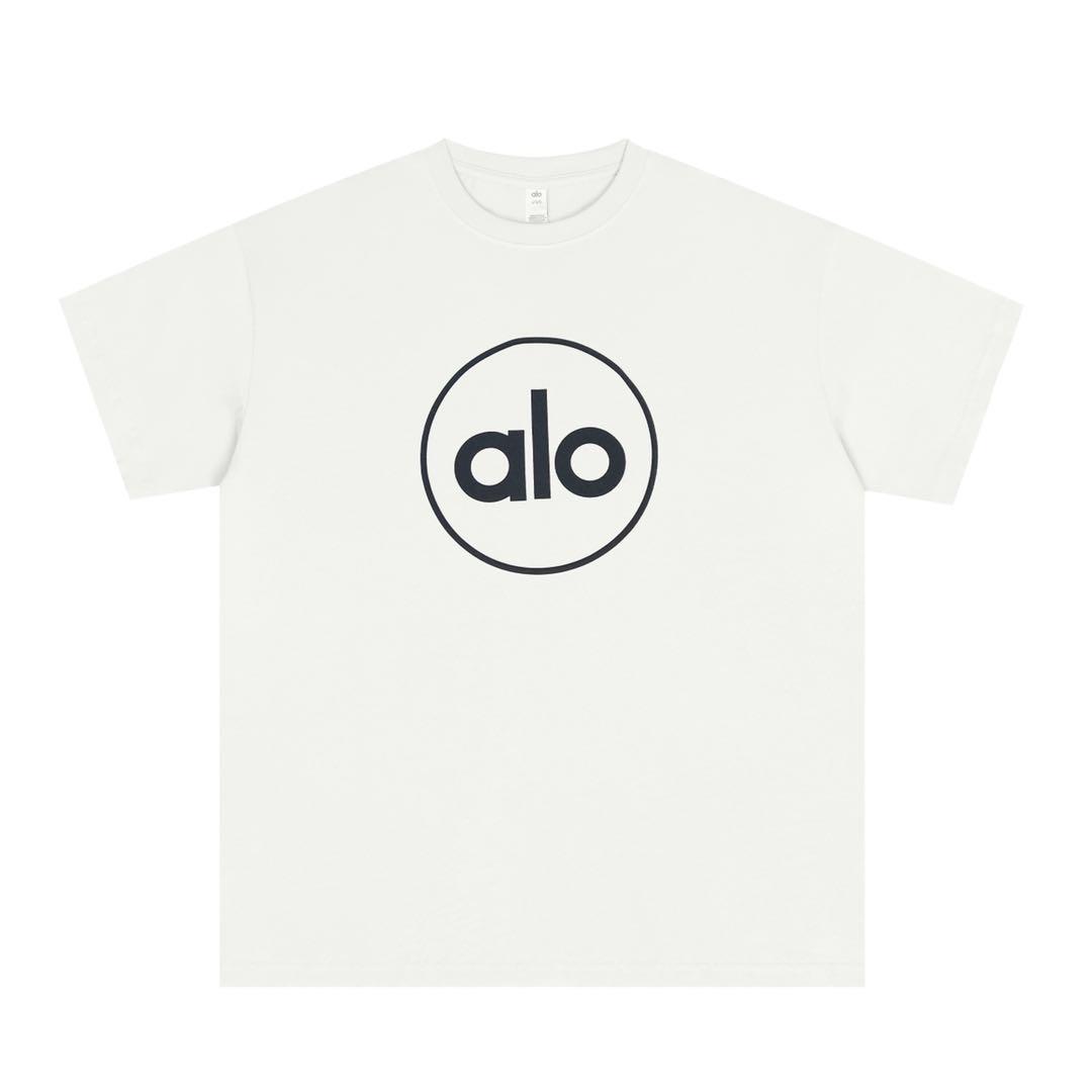 ALO YOGA クラシックアルファベット フォームロゴTシャツ（Mサイズ）