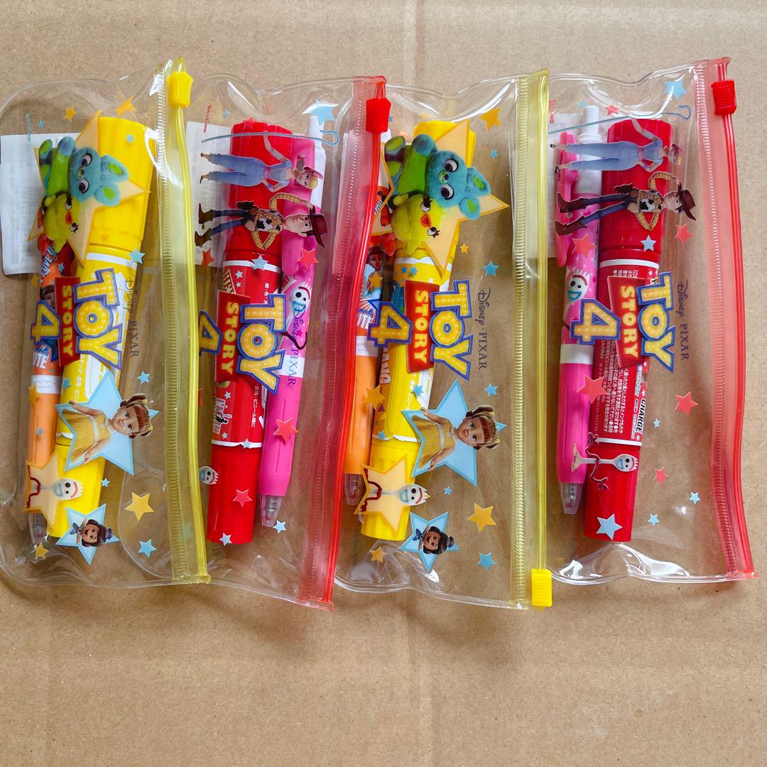 ディズニー　トイストーリー 4 油性ペン ＆ サラサクリップ ペンセット