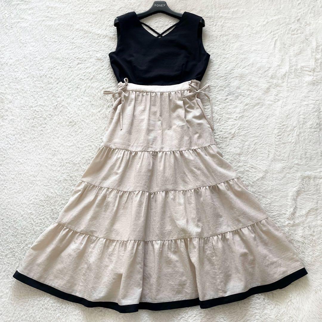 美品　Rirandture バッククロスティアードワンピース　小嶋陽菜着用