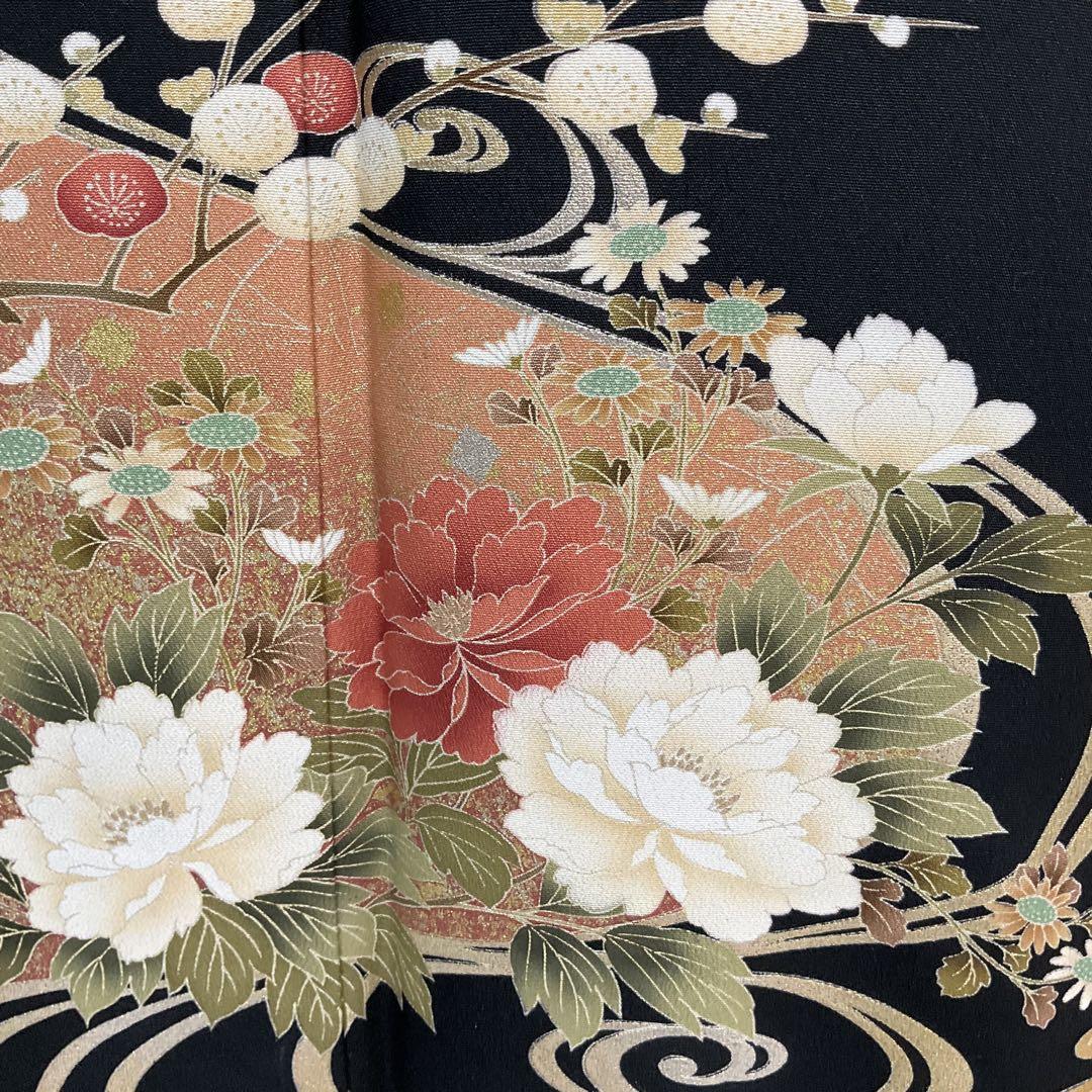 C995正絹 黒留袖 比翼付 五つ紋 金駒刺繍 金銀彩 着物 - メルカリ