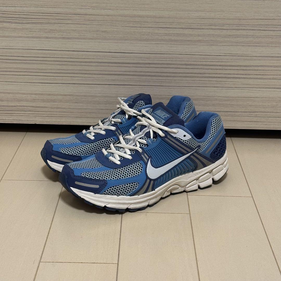 日本未発売★人気★Nike Zoom Vomero 5 Cn スニーカー Nike Zoom Vomero 5 Mystic Navy 27.5 - メルカリ