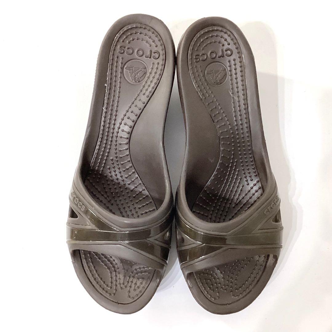 極美品✨クロックス crocs ジニー ウェッジソールサンダル W7