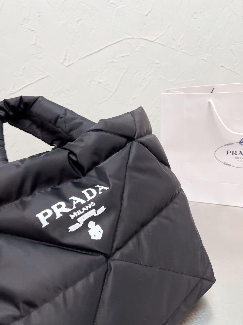 PRADAノベルティーバック PRADAショルダーバッグ ノベルティ - バッグ最高