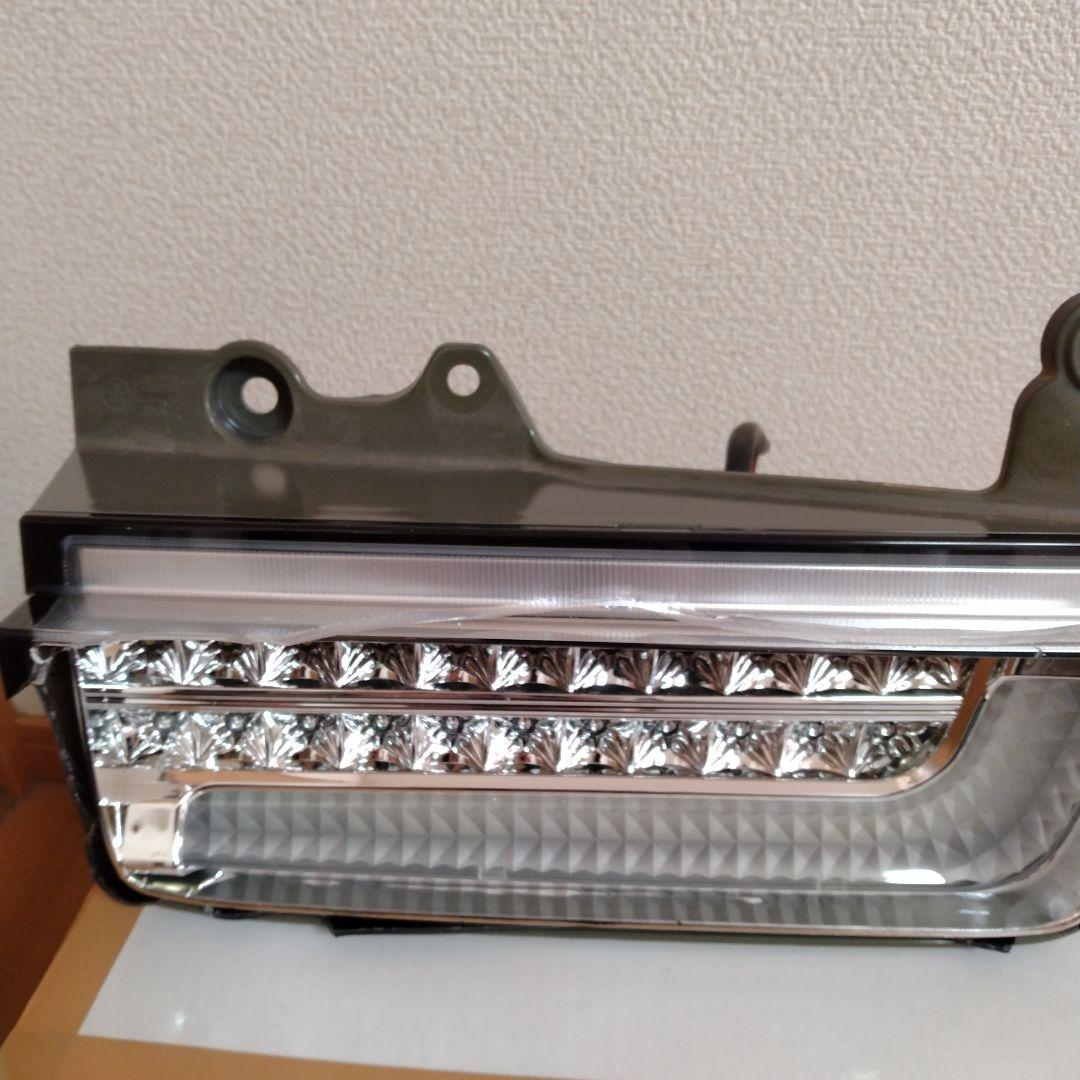 eri_mari_juri様専用 E52 エルグランド ロアテールランプ 人気の贈り物