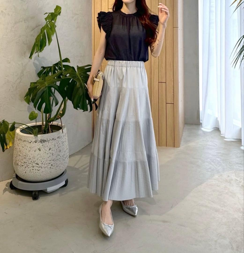 【美品】3段ティアードスカート ライトグレー 38ラブティックボンボン 【美品】3段ティアードスカート ライトグレー 38ラブティックボンボン