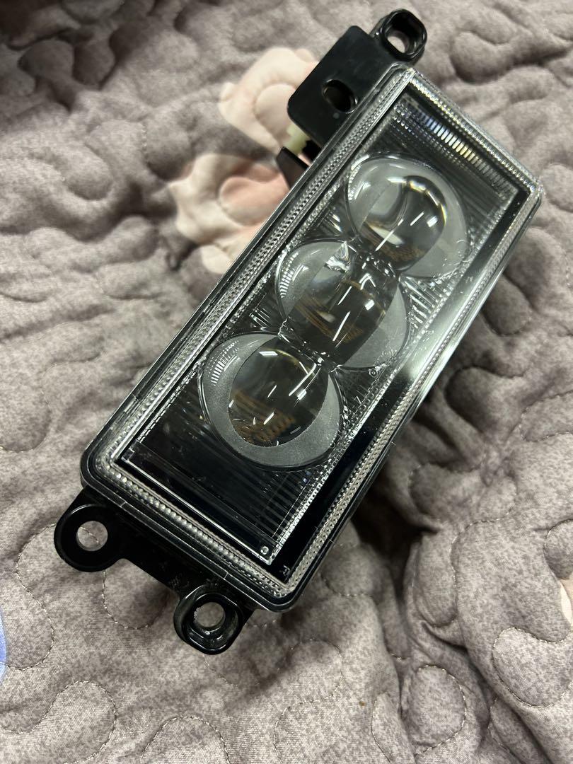 ホンダ JF3 N-BOX custom左右フロントフォグライト