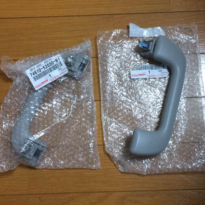 新車外し トヨタ 純正 アシストグリップ 2個セット メルカリ